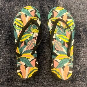 New Colorful Leaf Print Flip Flops